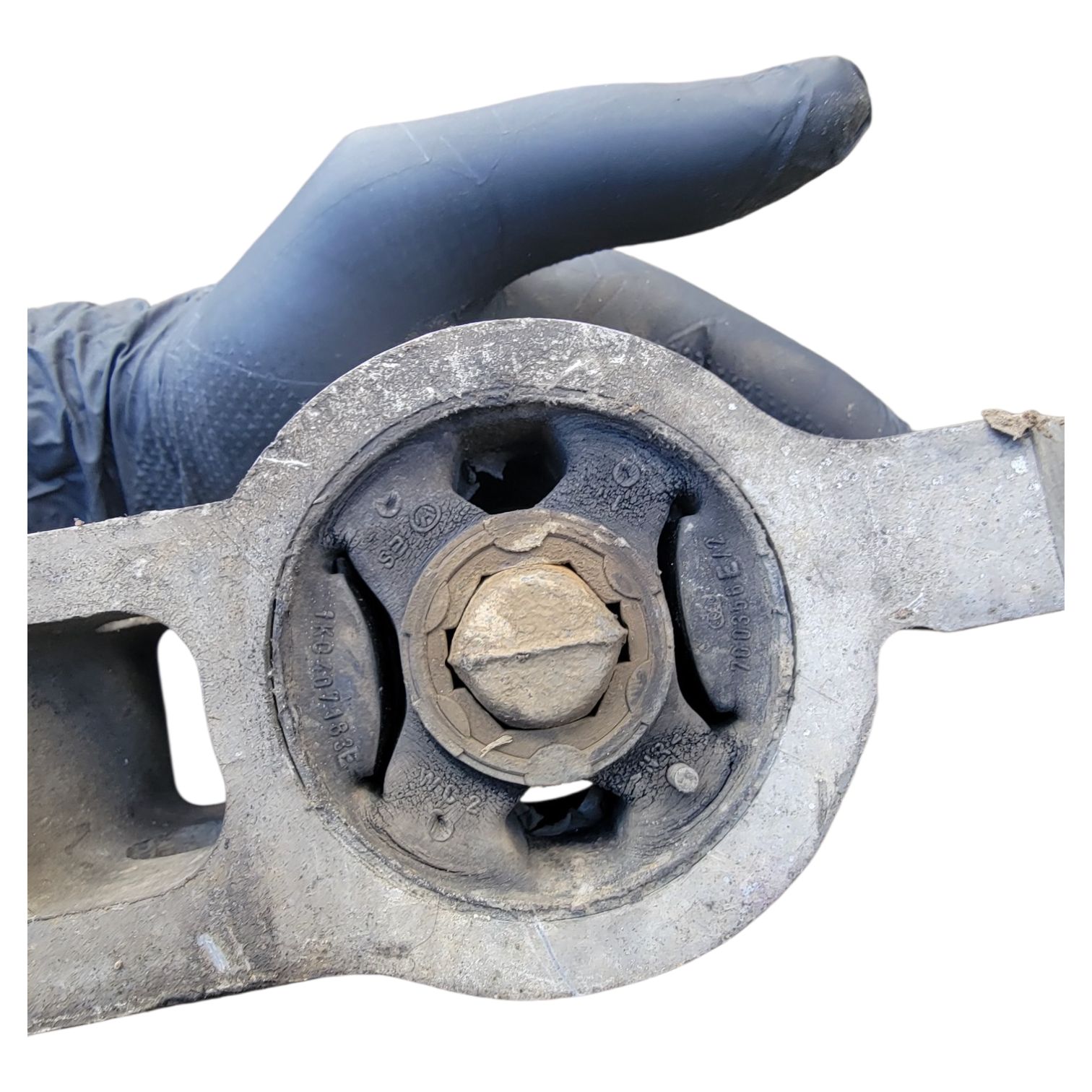 1K0 407 153 G – Bras de suspension inférieur avant (triangle / bras de train avant droit) AUDI A3 – Image 5