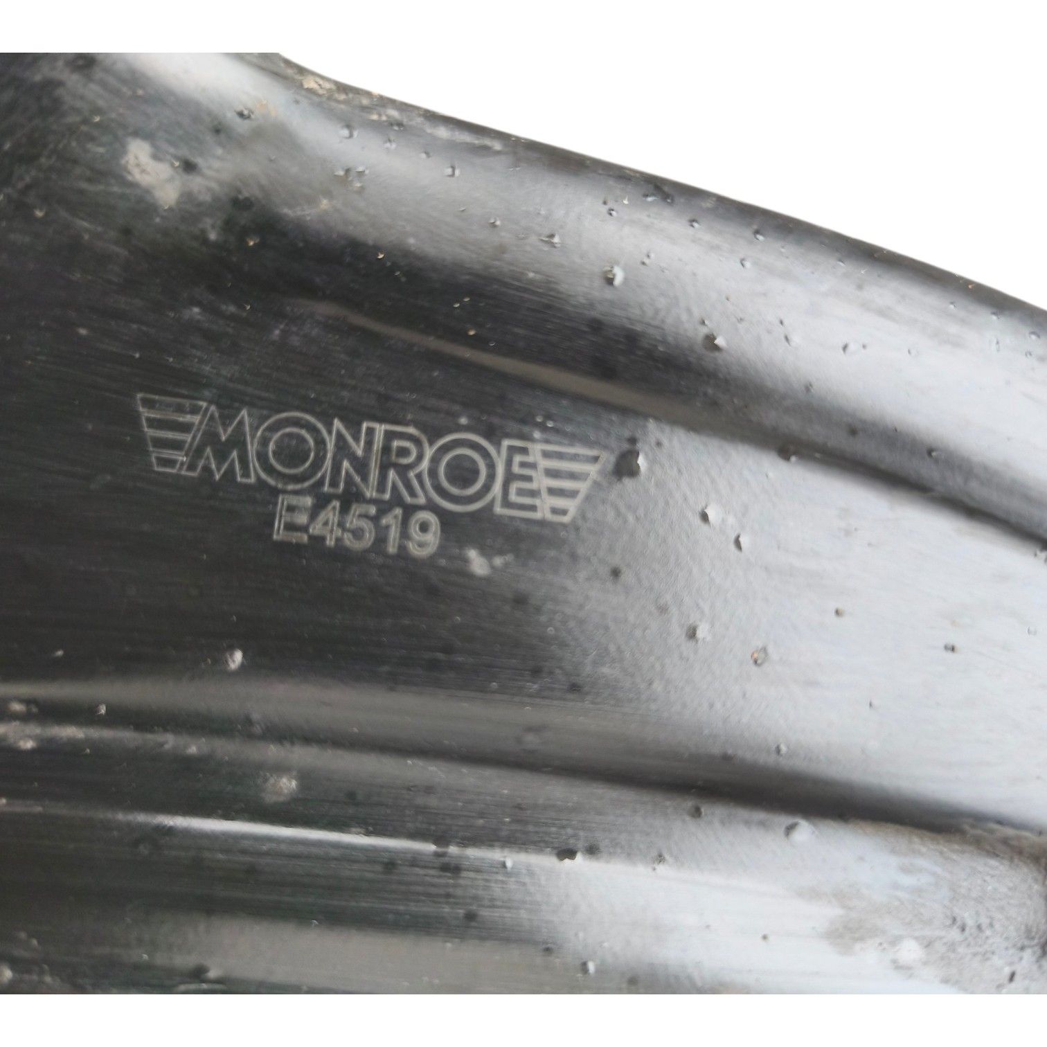 Triangle de suspension avant droit Renault Clio 3 1.5 dCi 2007 – Image 2