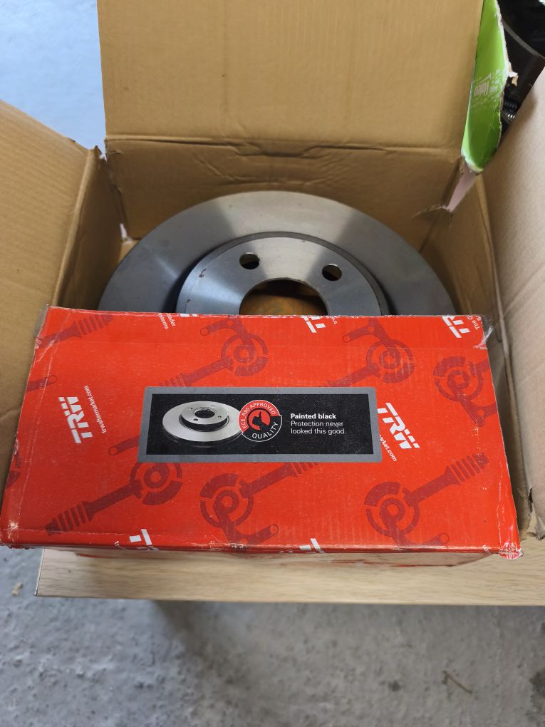 Disque de frein TRW DF6591 pour Mercedes-Benz Classe A, B, CLA,GLA